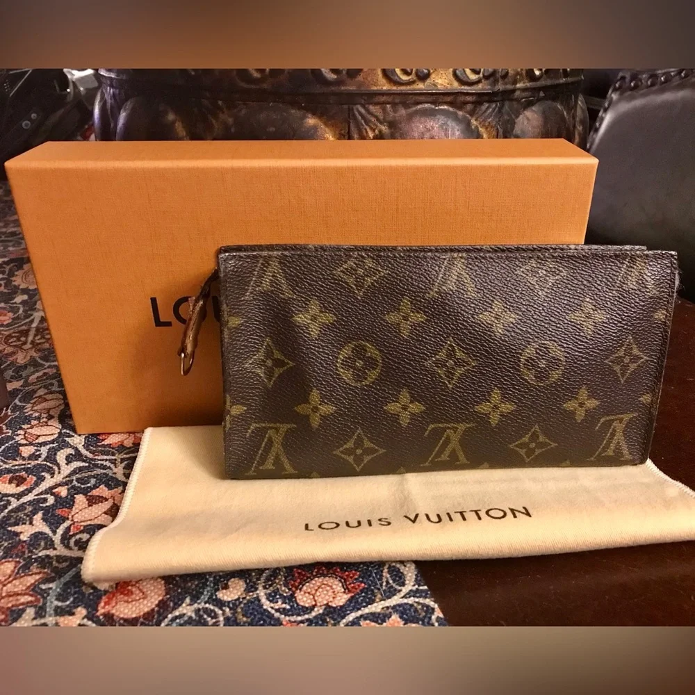 🤗 SOLD 👏🏻👏🏻👏🏻 Louis Vuitton Trousse Wristlet Pouch - Picture 2 of 13